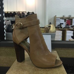 NWB Vince Camuto peep toe booties. Gorgeous!